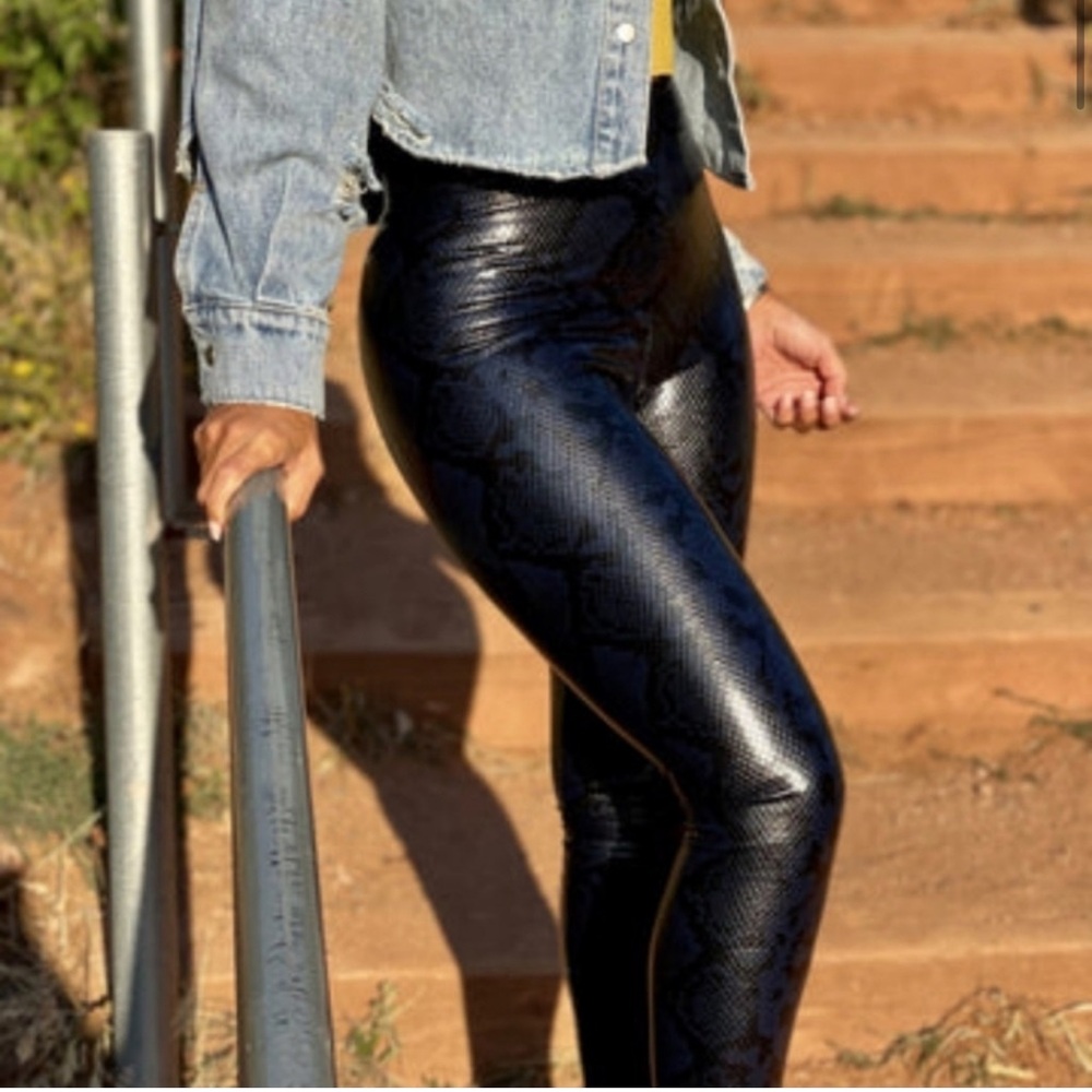 Commando Navy Skake Leggings Size Small
